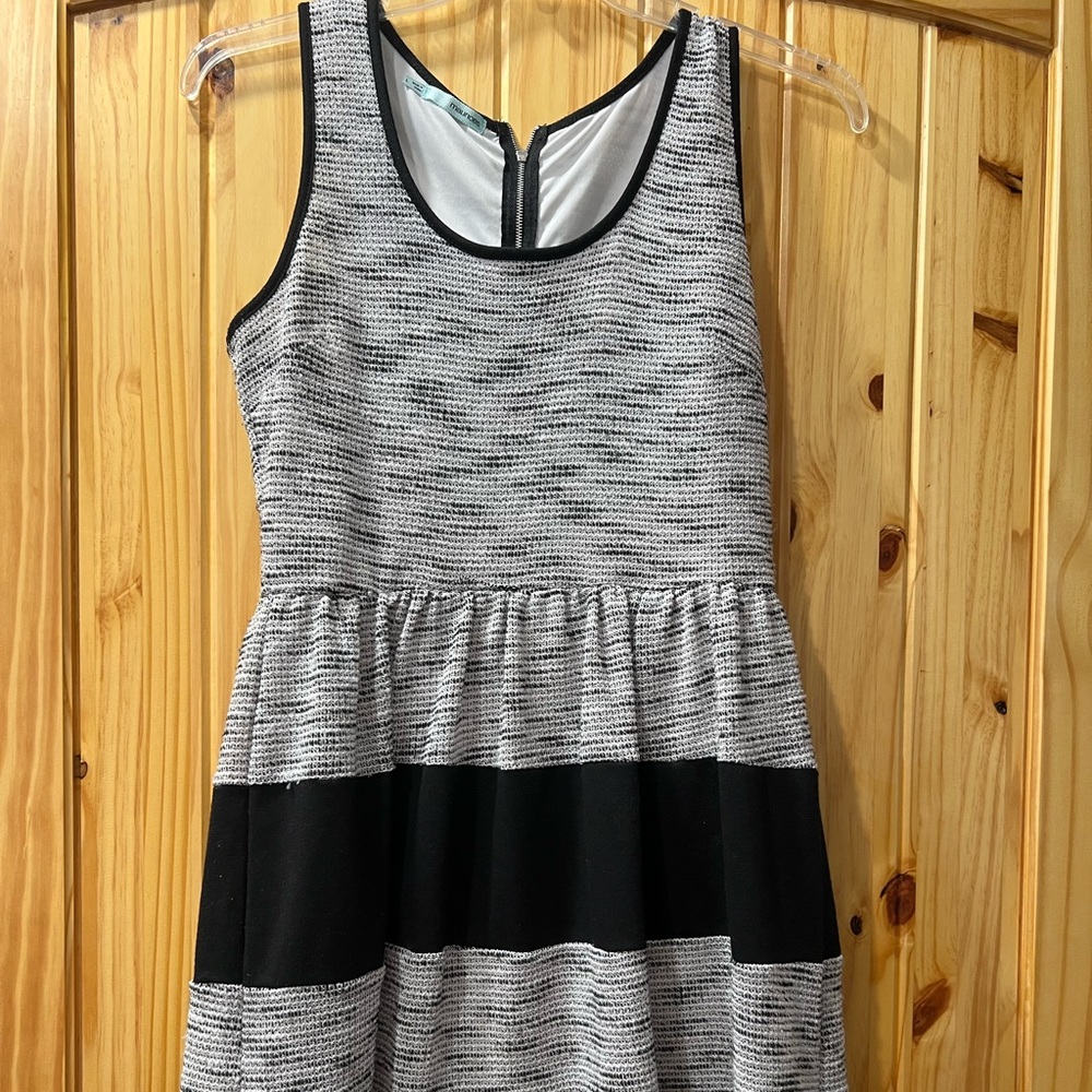 High waisted, sleeveless dress. Maurice’s, Size L.